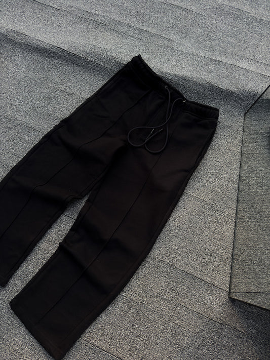 Initial Sweatpant - Black
