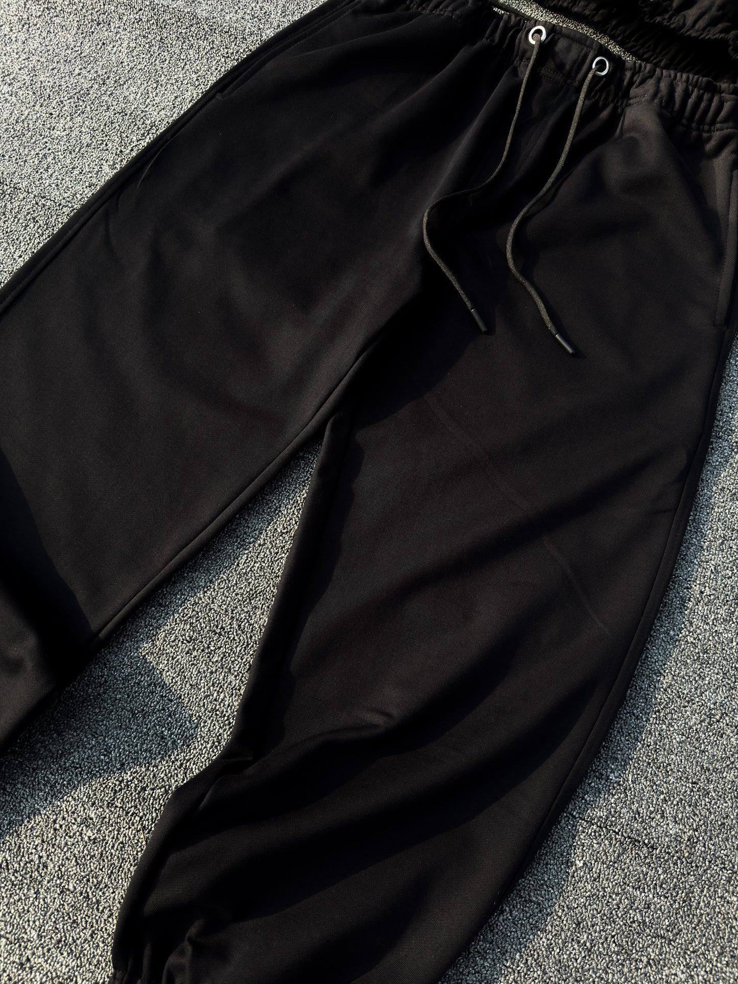 Wide Leg Cuffed Sweatpant - Black