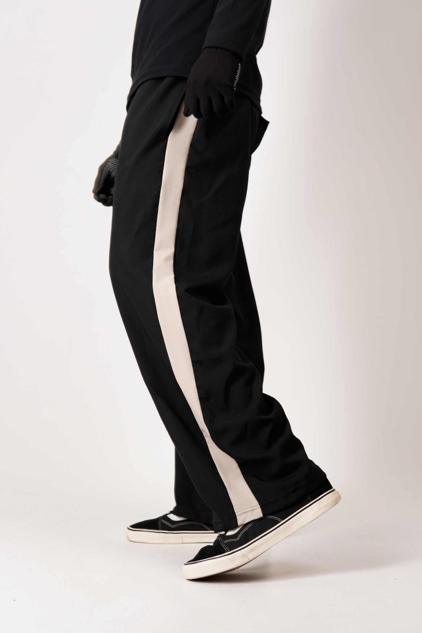 Essential Track Pant - Black