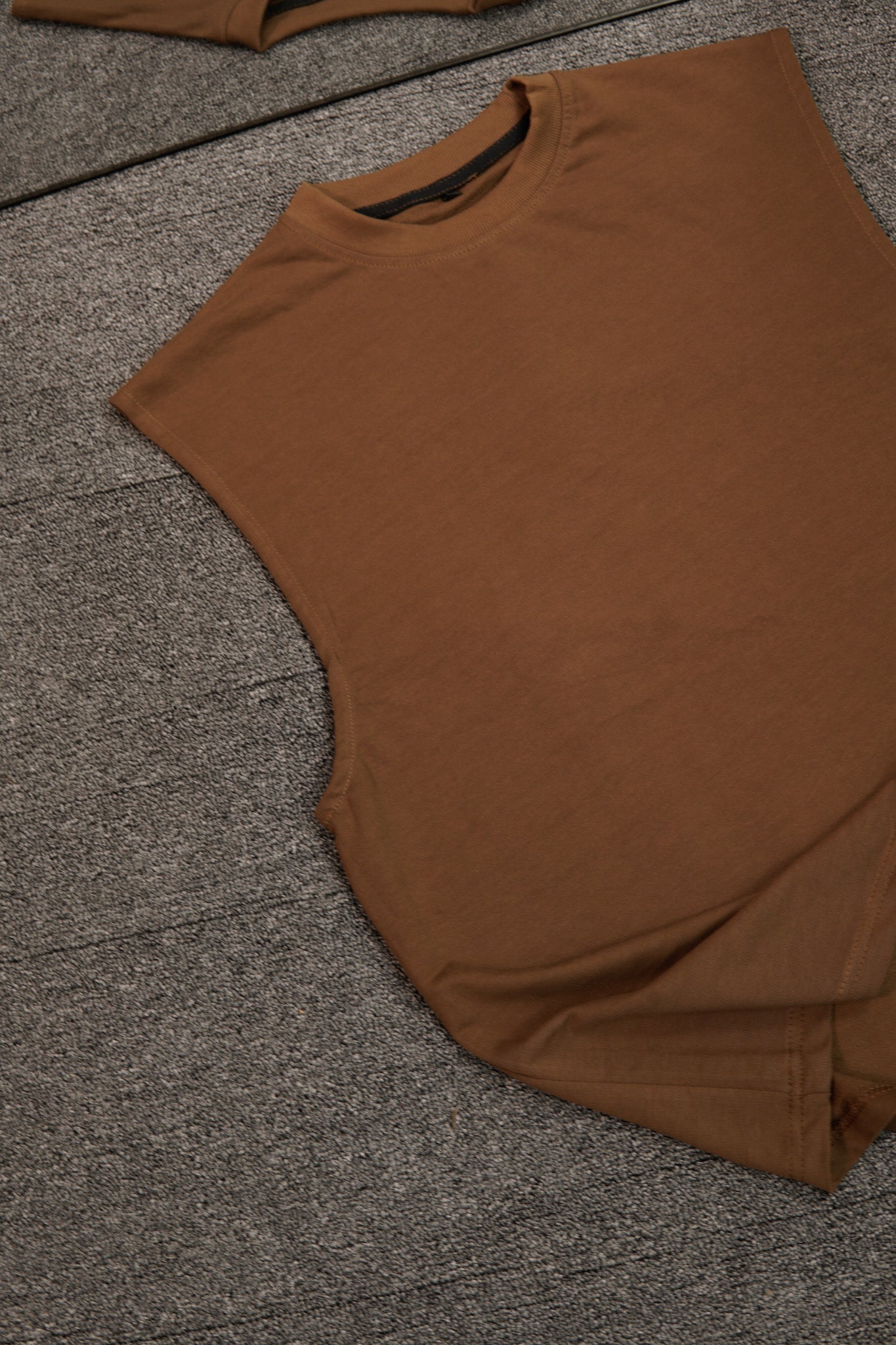 Sleeveless T - Brown