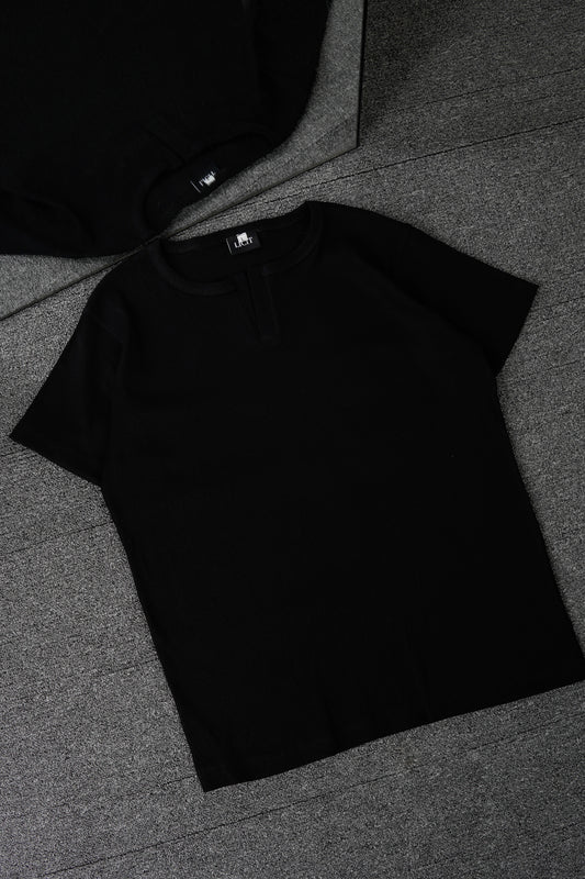 Noir Half Sleeve Henley