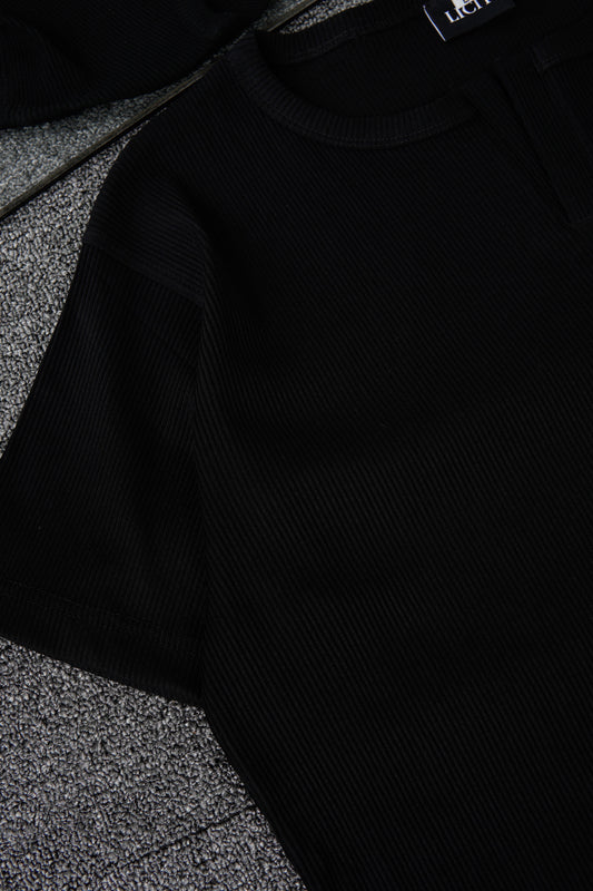 Noir Half Sleeve Henley