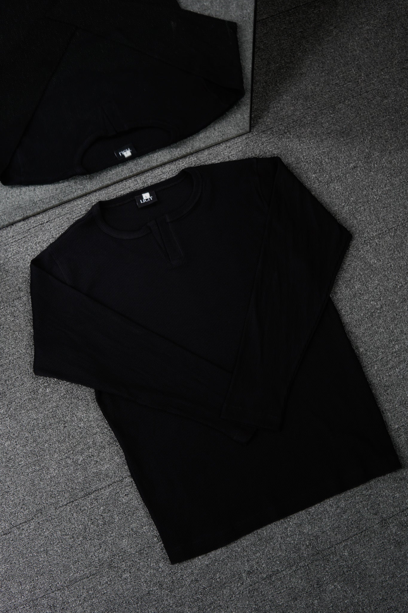 Noir Full Sleeve Henley