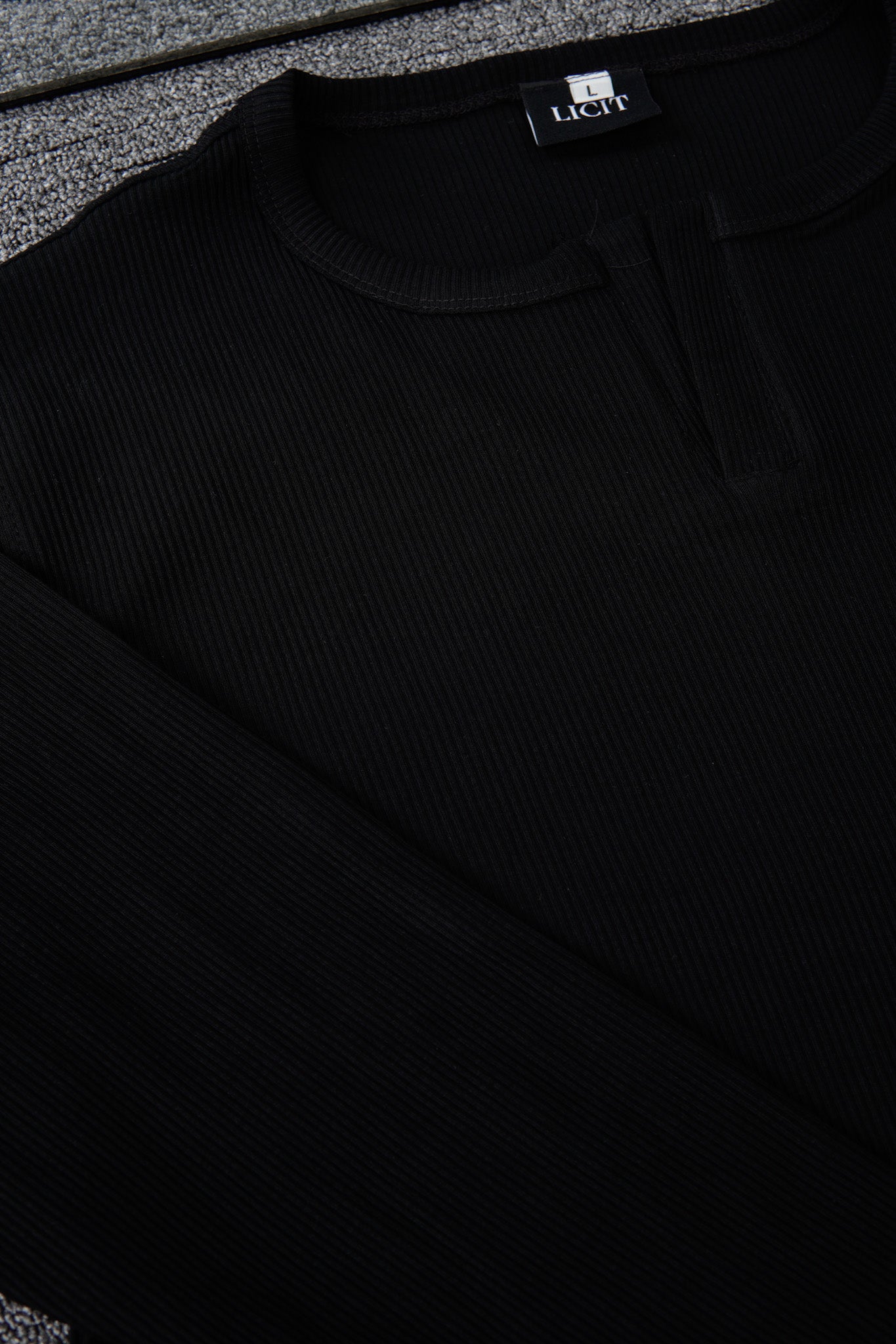 Noir Full Sleeve Henley