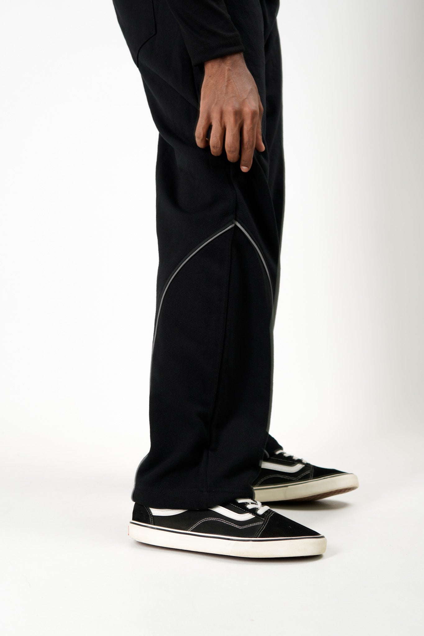 Reflective Curve Sweatpant