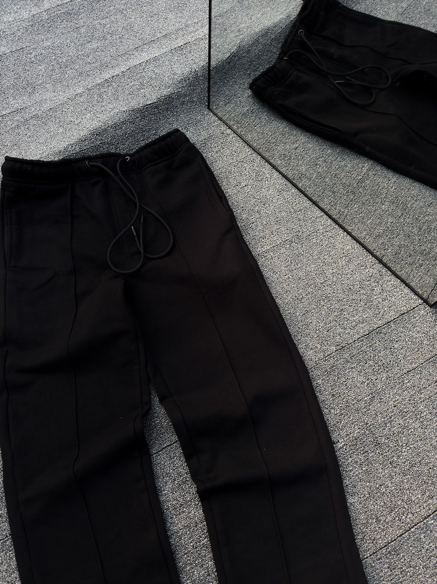 Initial Sweatpant - Black
