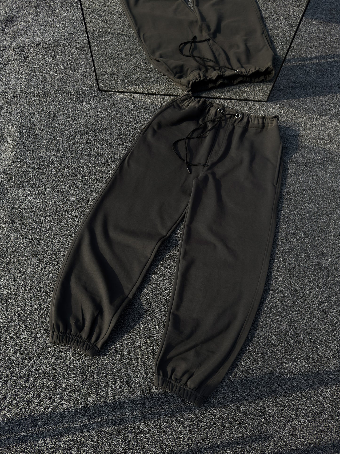 Wide Leg Cuffed Sweatpant - Olive