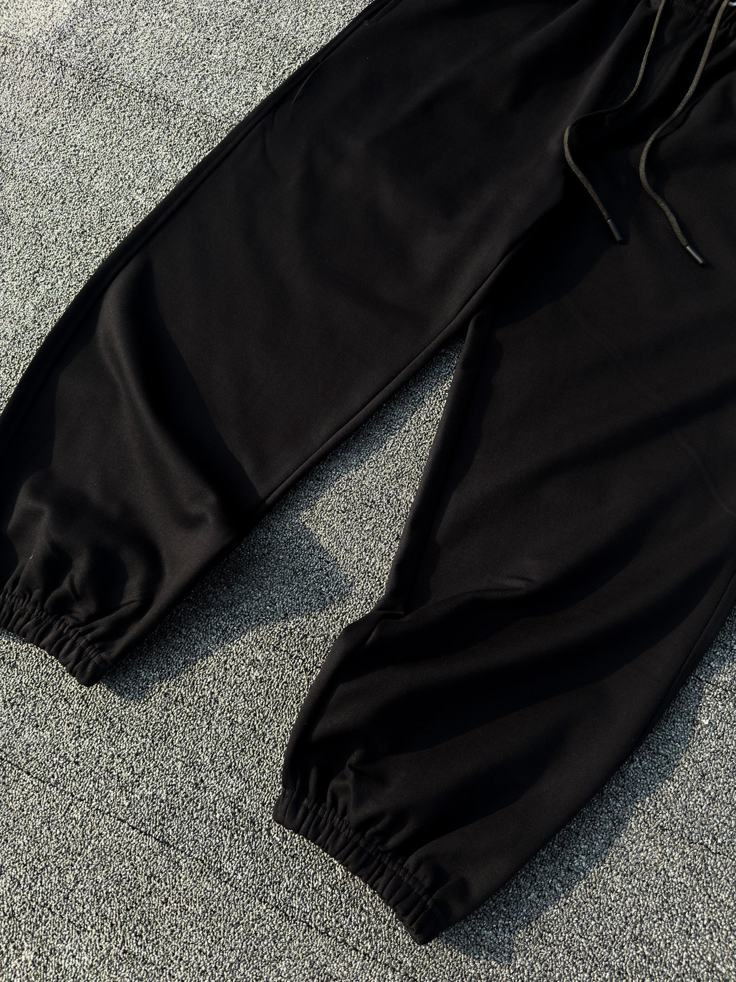 Wide Leg Cuffed Sweatpant - Black